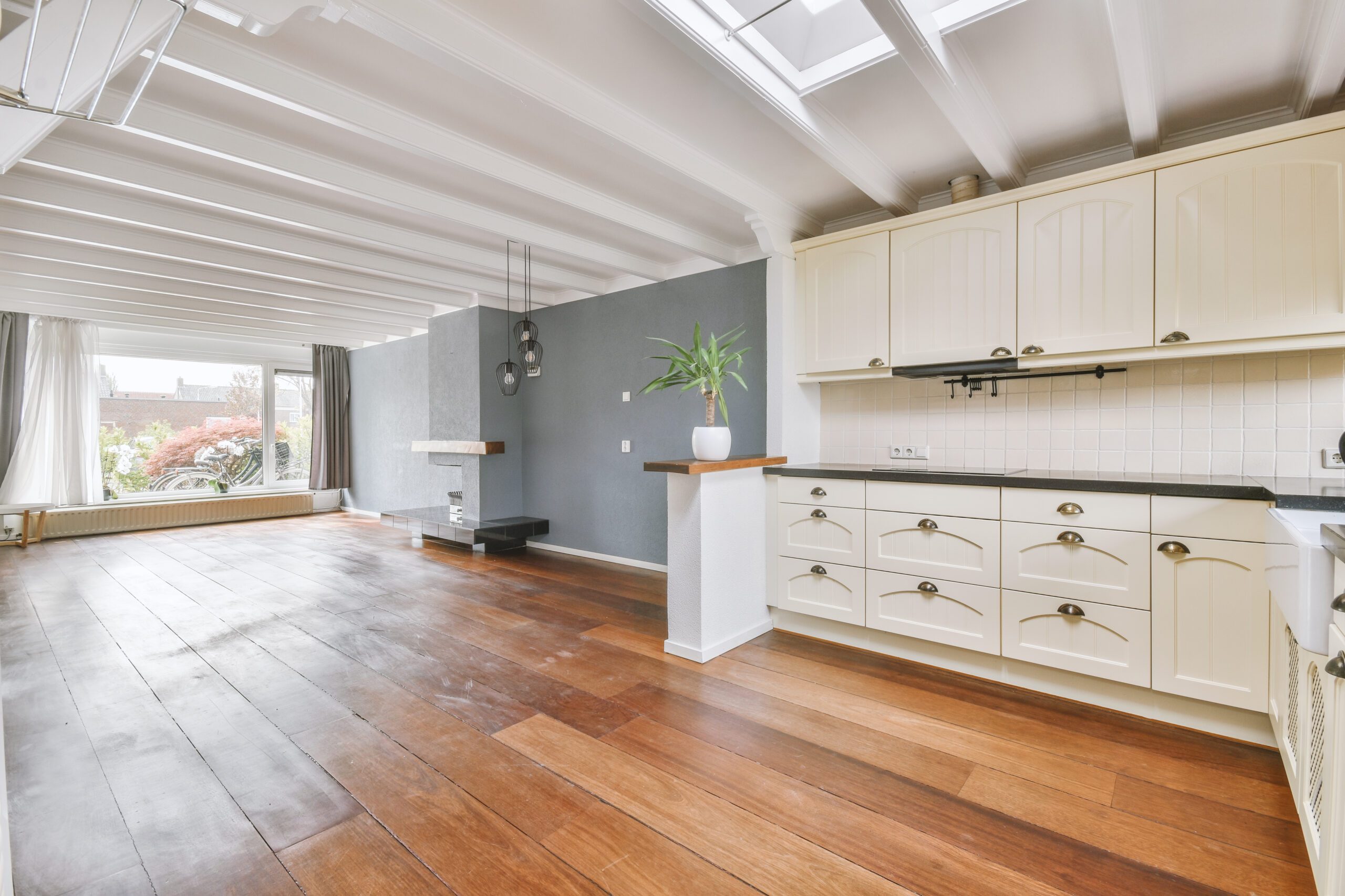 Elegant vinyl flooring installation in a Port St. Lucie home